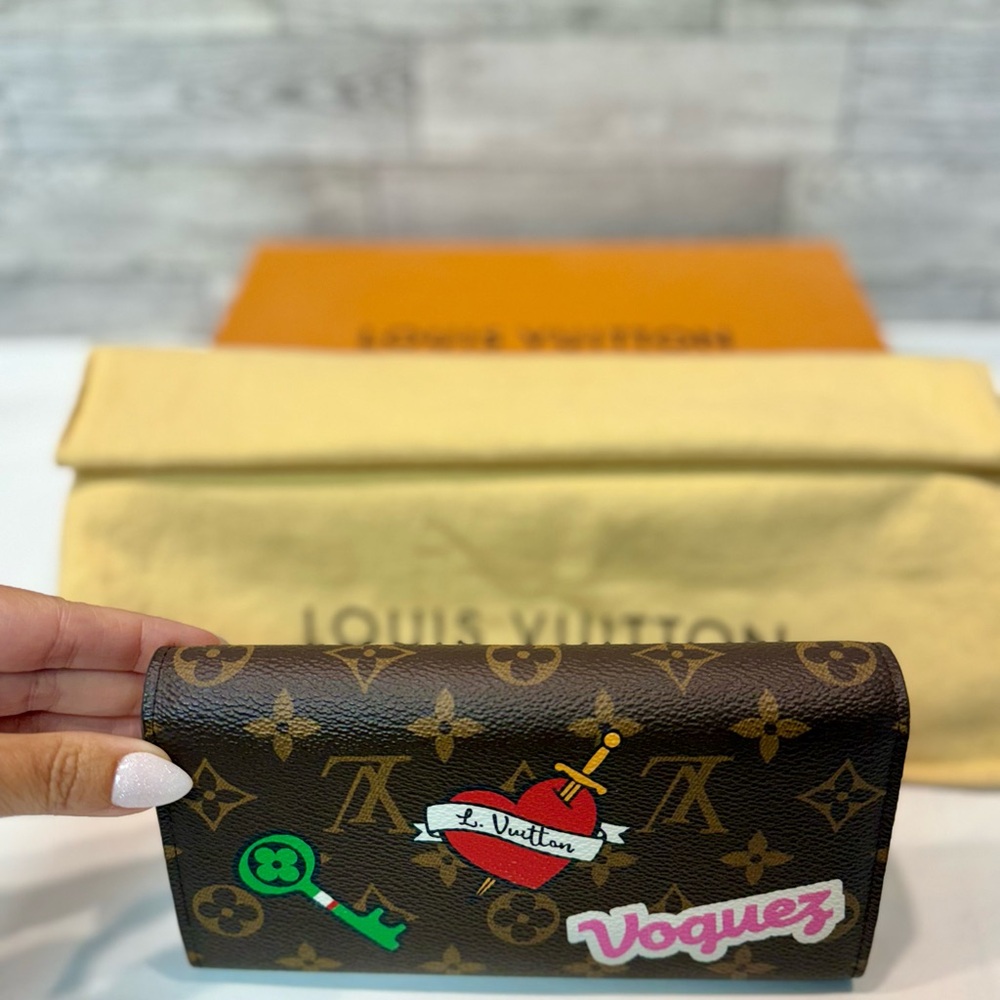 LOUIS VUITTON Monogram Travel Patches Sarah Wallet - Picture 5 of 14